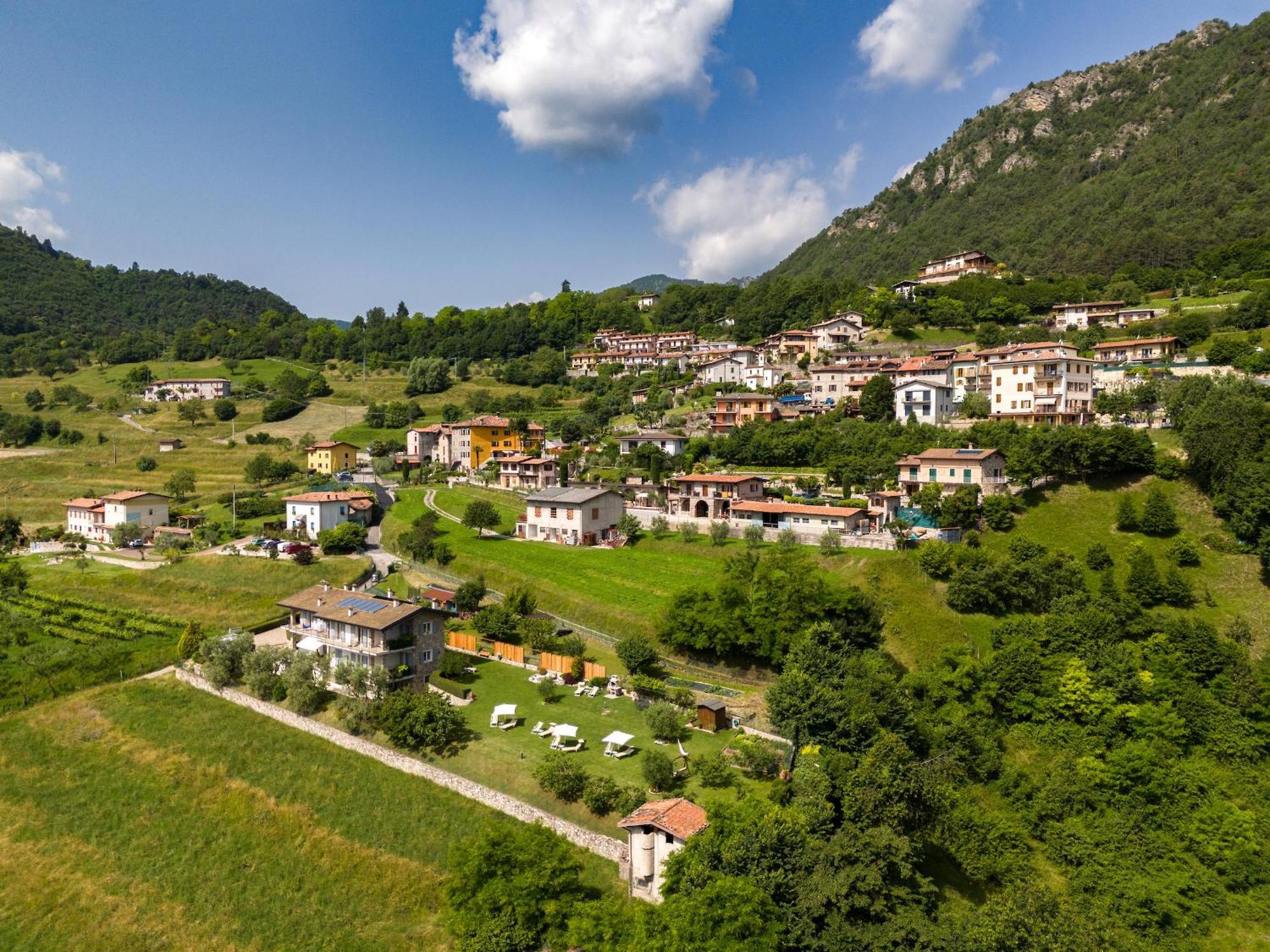 Mos Country House Tremosine Buitenkant foto